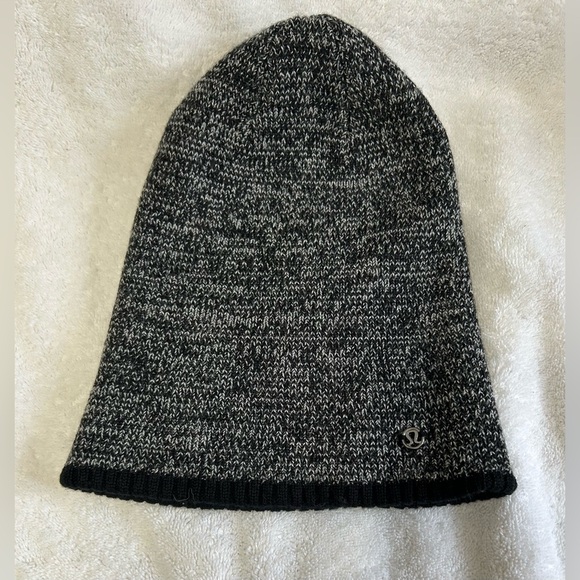 Lululemon Divinity Toque-*Reversable - Picture 4 of 7